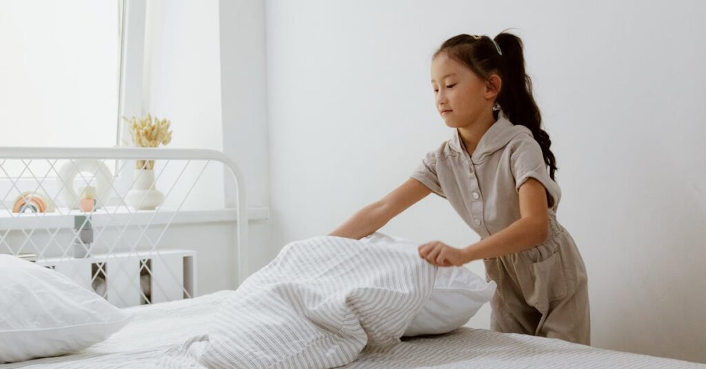 子どもが簡単な家事を自分でこなすことで家庭内の負担が軽くなる様子