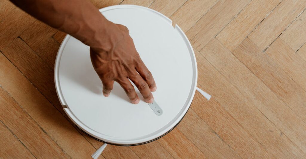 ロボット掃除機や食洗機など、家事の自動化に役立つツールを活用するイメージ画像。忙しい現代人が家事を効率化するためのテクノロジーを表現。