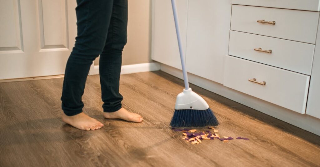 家事の見えない努力によって家庭内に生じる不公平感とストレスのイメージ