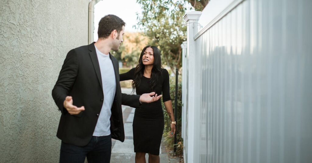 家事分担をめぐって感情的に衝突する夫婦のイメージ