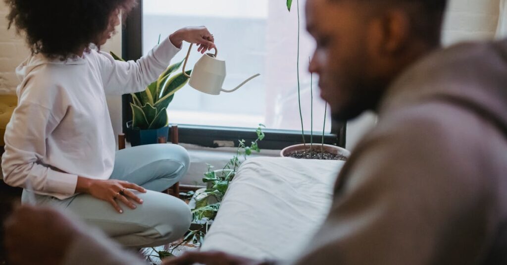 一部の家事をやめて空いた時間に好きなことを楽しむ女性の様子