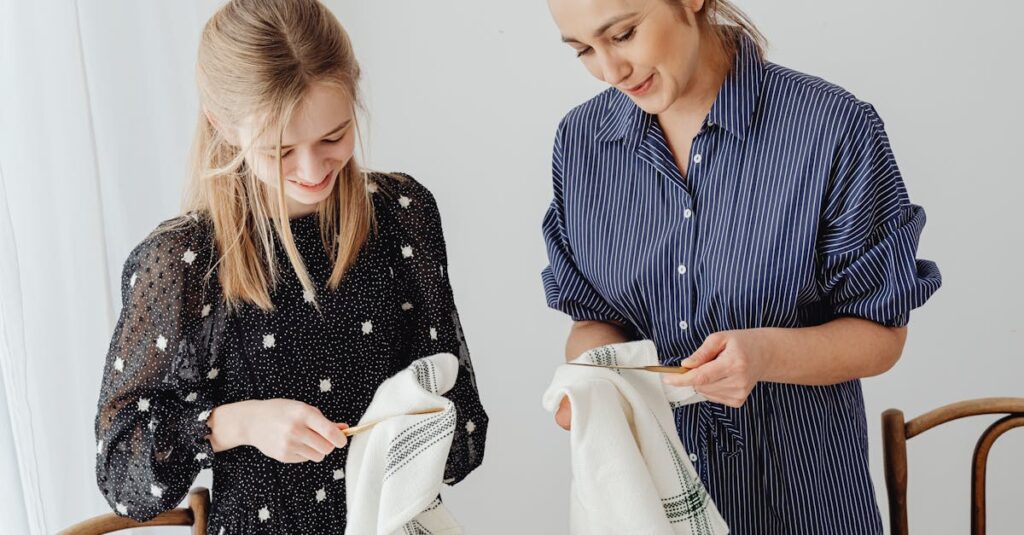 家庭内の作業を細かく分解し、効率的に再設計する様子。キッチンや洗濯スペースの動線改善や、作業工程の整理が表現されたイラスト。