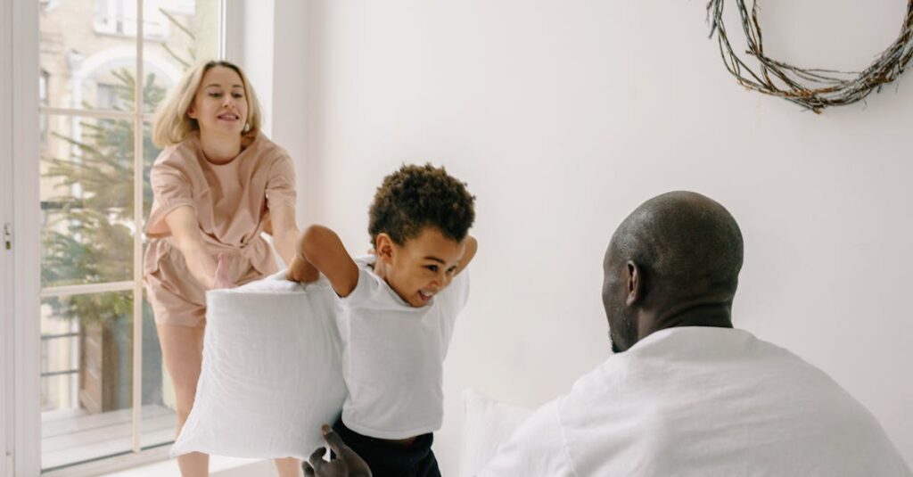 家事を効率化して生まれた余白時間を家族で楽しむ幸せな時間を過ごす様子。