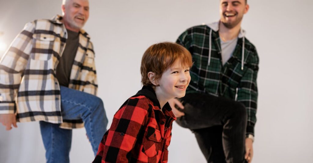 親世代と若世代が協力して家事を分担している多世代同居家庭の様子