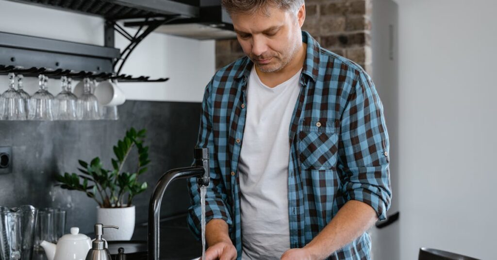 家事分担でトラブルが発生したときに冷静に調整しているイメージ