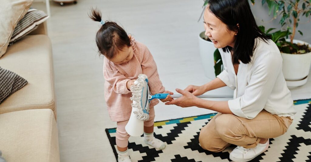 家事フレームを活用して笑顔で家事を分担する家族のイメージ