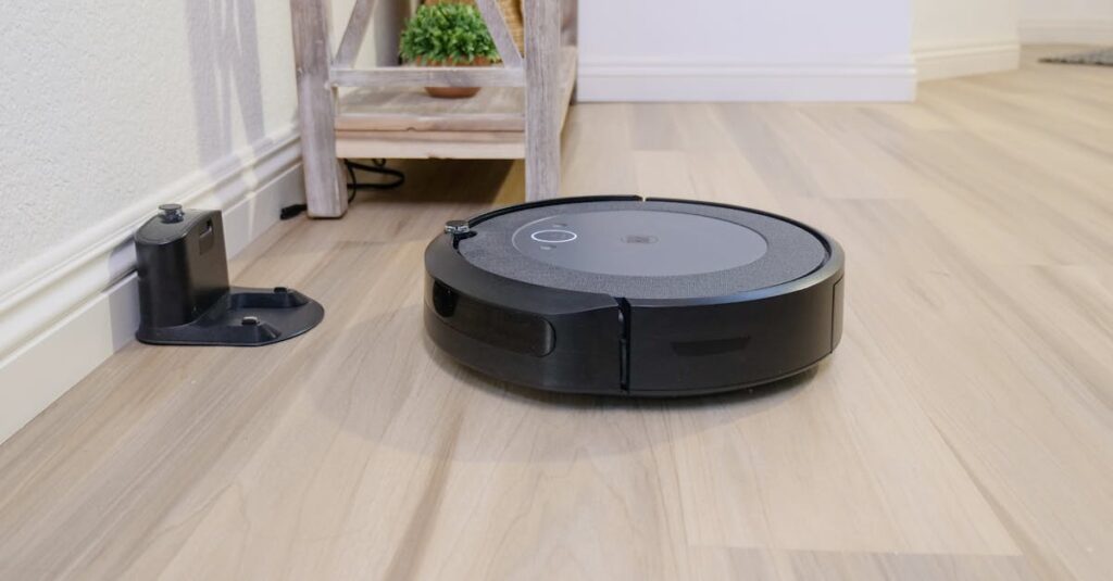 ロボット掃除機と食洗機が活躍する現代の家事風景