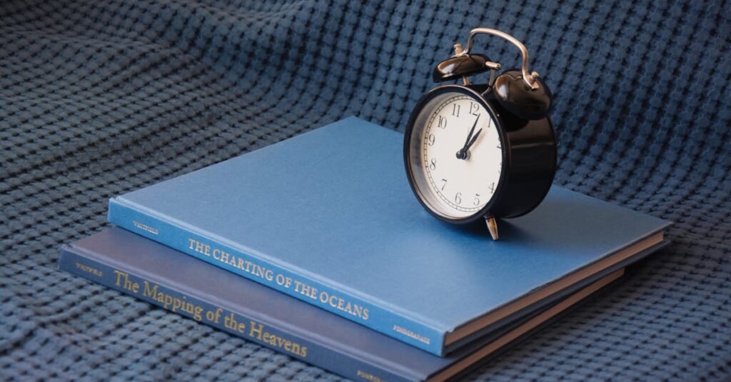 家事を効率化して時間を生み出し、自分の人生を豊かにするイメージ。時短によって笑顔で過ごす女性や家族が描かれた未来志向の風景。