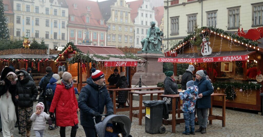 家族全員で共有できる買い物リスト。誰が何を買うか明確で、チェック欄や色分けもあり視覚的に分かりやすい型。