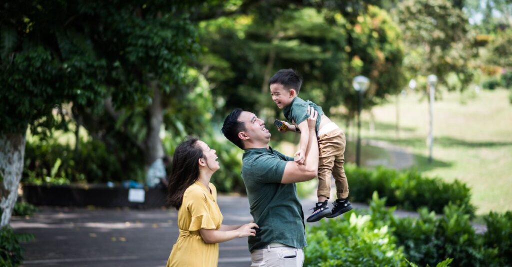 週末に家事代行を利用して子どもと遊ぶ時間が増えた家族の笑顔