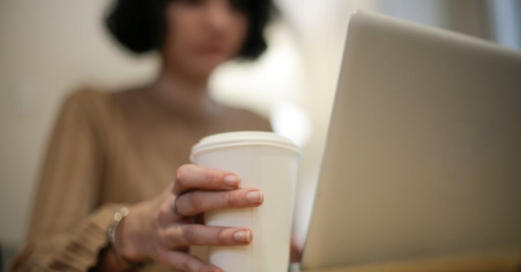 在宅ワーク用オフィススペースの効率的な動線マップ例