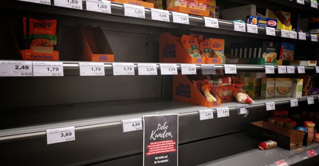 ネットスーパーで商品が品切れになり困っている様子とその対策