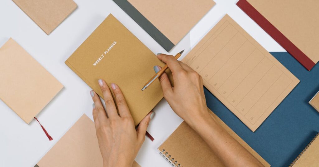 家事を週単位で整理するスケジュールテンプレートを使っている家族の様子