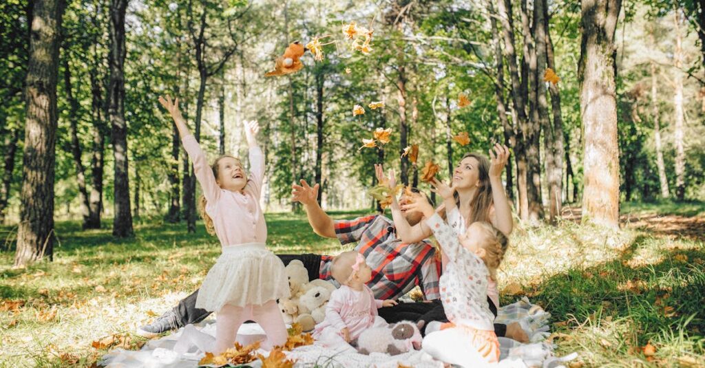 週末に家事代行を利用して子どもと遊ぶ時間が増えた家族の笑顔