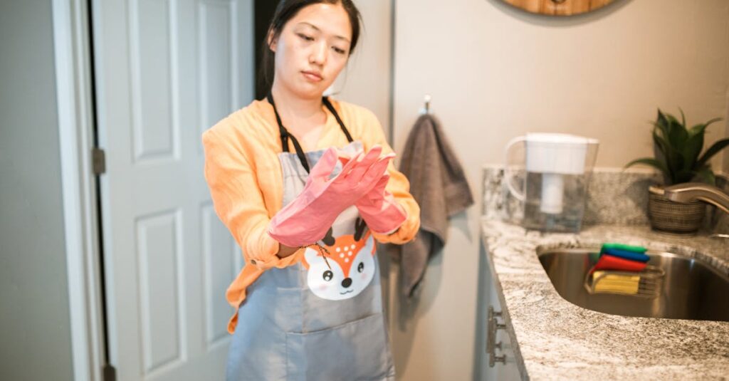 家事を効率的にこなすための工夫を取り入れたモダンなキッチンの風景