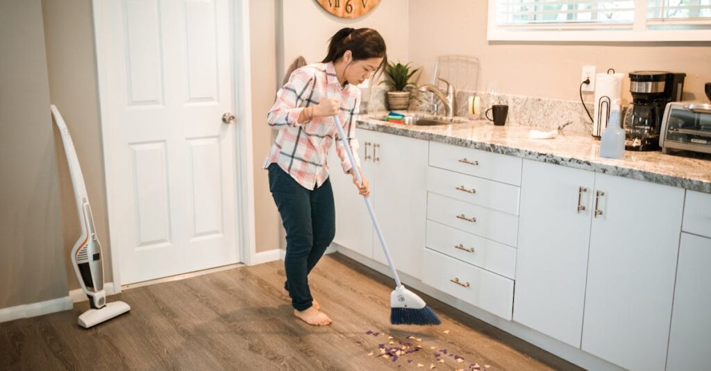 家事ルーティンを習慣化するためにチェックリストやタイムスケジュールを使っている家庭の様子