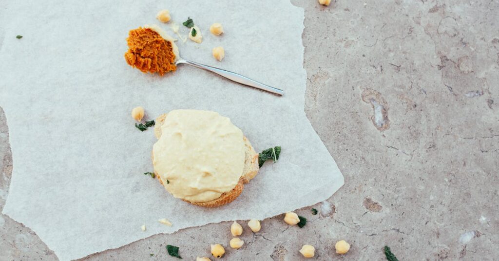 作り置きを無理なく習慣化するための工夫や家族との協力をイメージさせる温かみのある写真