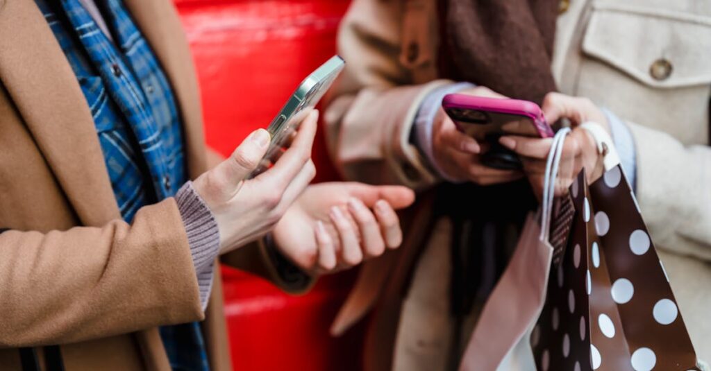 スマホアプリで管理される買い物リスト。音声入力やカテゴリ分け機能などがあり、手軽に使えるスマホ派向け。