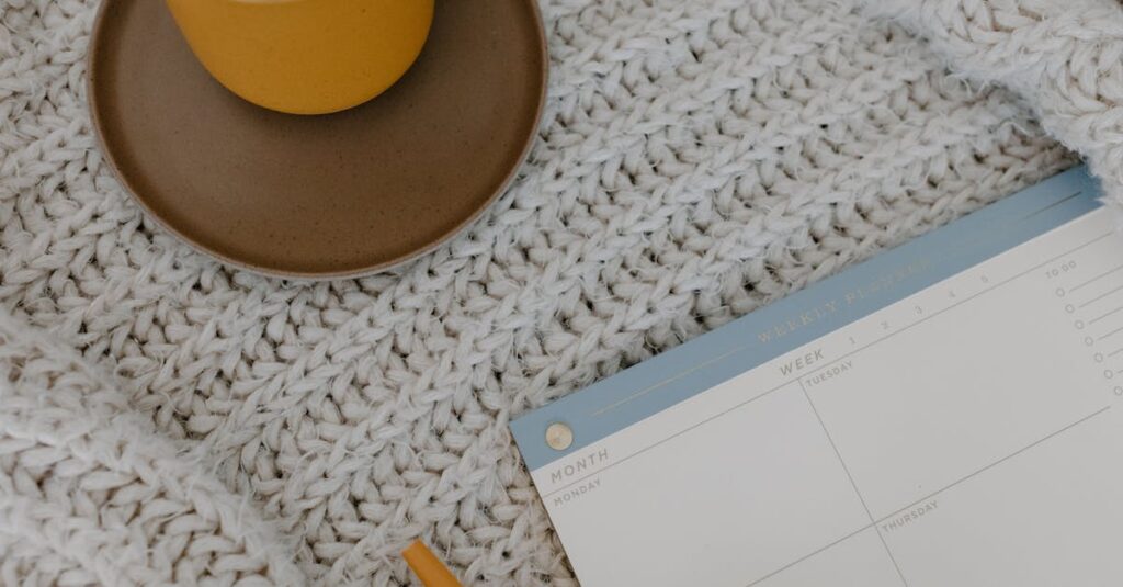 家族で役割を分担しながら週末に仕込み作業を行っているリビングの様子