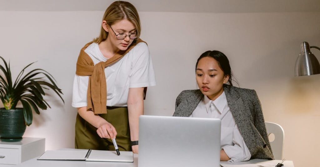 一人暮らし・共働き・子育て家庭の家事セットプランを比較した図解