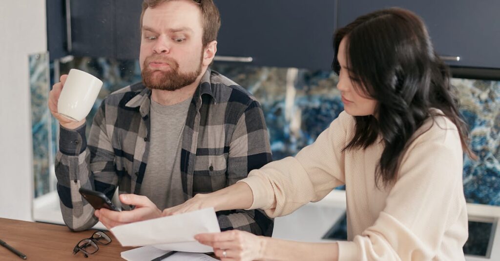 さまざまな家族構成に合わせてカスタマイズされた家事週案テンプレートの例