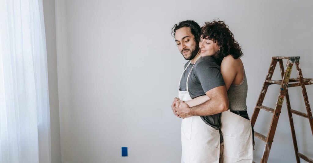 夫婦がお互いの家事負担や努力について理解し合い、温かい雰囲気で対話している様子。