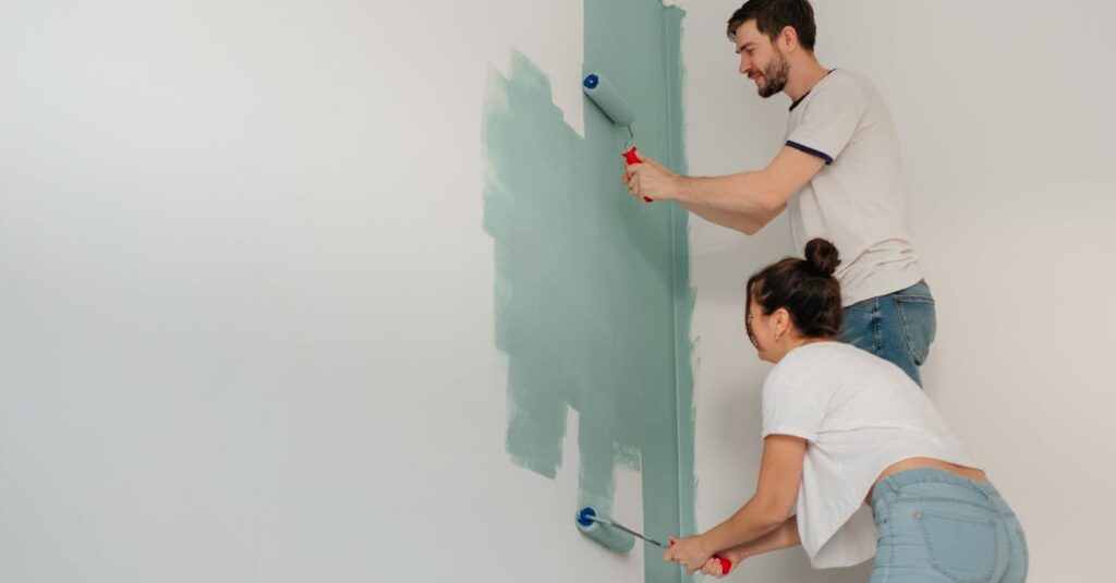 夫婦が家事を通じて協力し合い、チームとしての信頼関係を築いているイメージ。