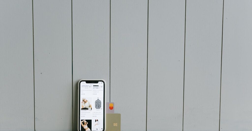 スマホアプリで管理される買い物リスト。音声入力やカテゴリ分け機能などがあり、手軽に使えるスマホ派向け。