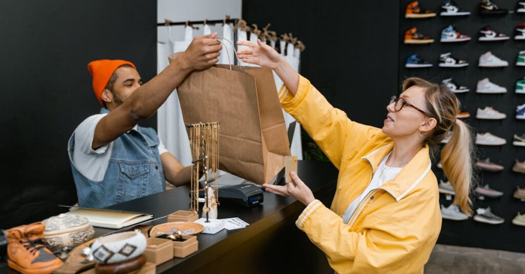 買い物リストの型を導入して、効率よく楽しく買い物している家族のイメージ。生活が整い、満足度が向上している様子。