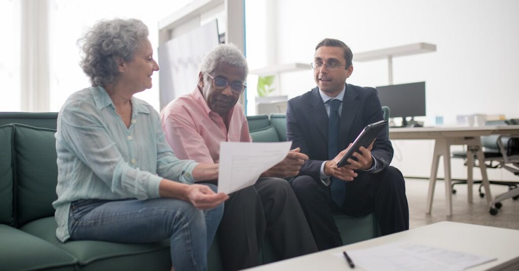 ネットスーパーの使い分け基準を決めて整理したスマホ画面やメモを表示する様子。