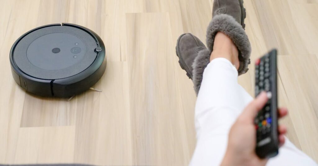 ロボット掃除機やミールキットなどを活用して家事を自動化・効率化する家庭の様子。週末の計画が平日を快適にするイメージ。