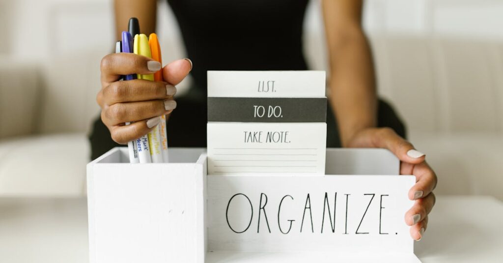 家事を効率的にこなすための工夫を取り入れたモダンなキッチンの風景